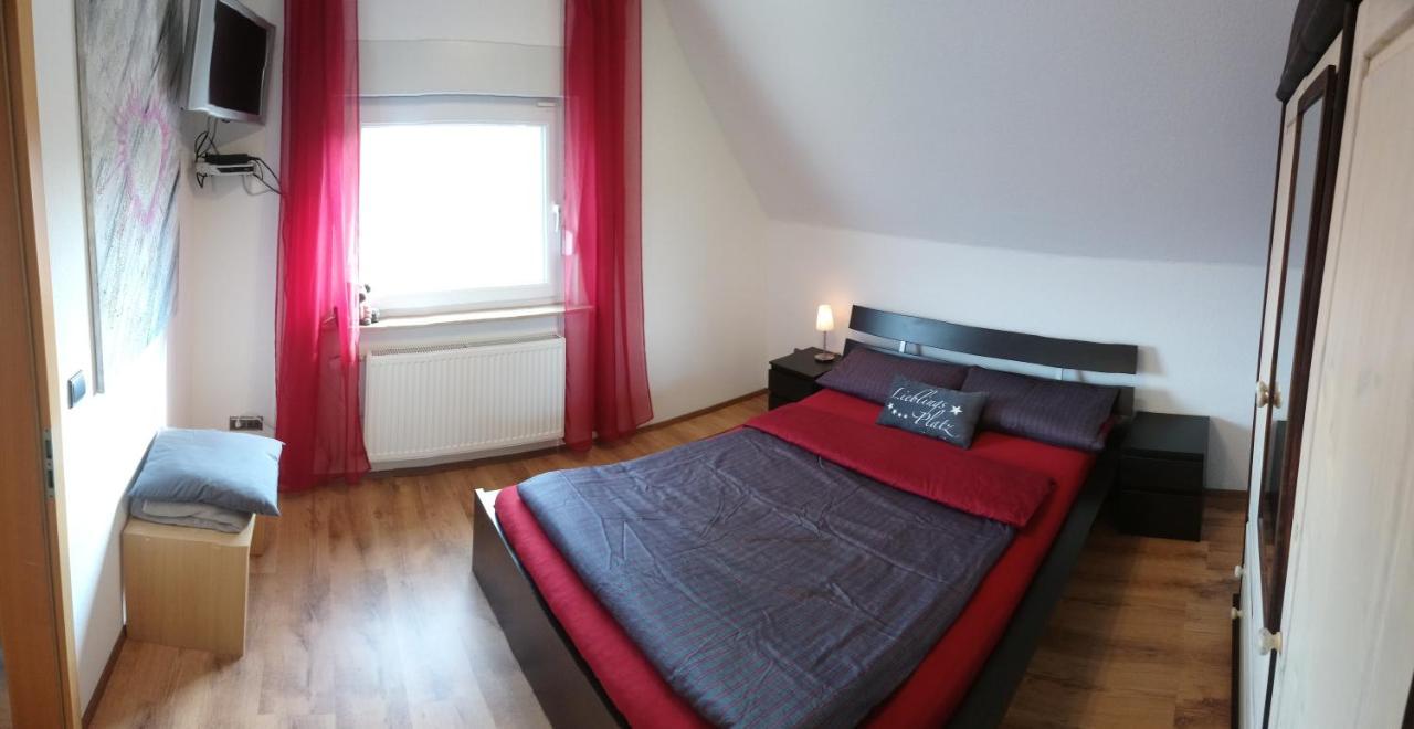 Private Zimmer Bei Der Weser-Ems-Halle オルデンブルク エクステリア 写真